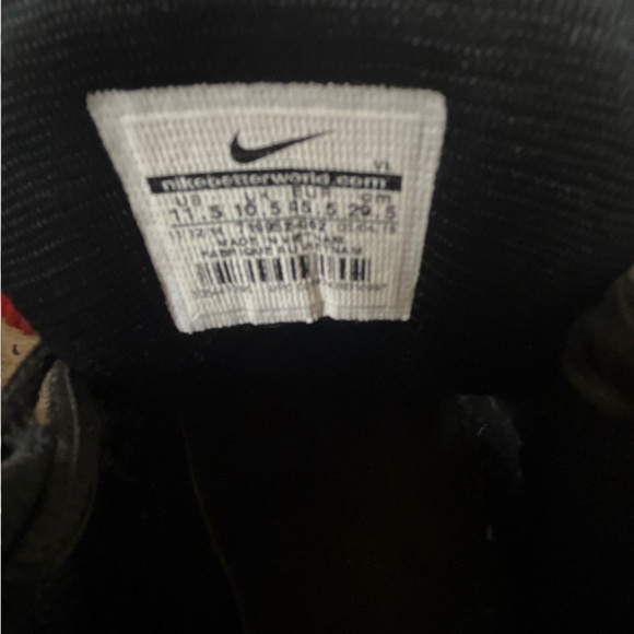 Size 11.5 Nike Cleats - Picture 2 of 3